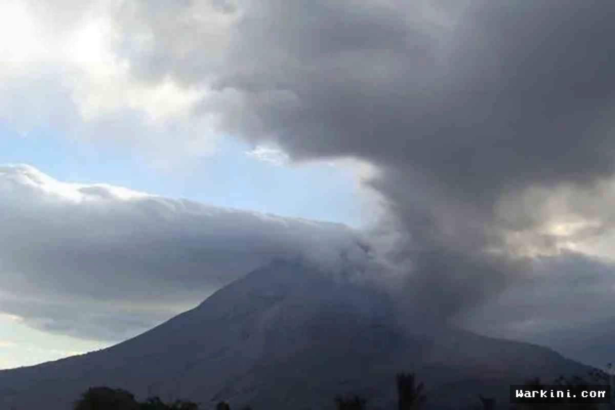 Sinabung — Pakar UGM Sebut Erupsi Freatik Sangat Sulit Diprediksi