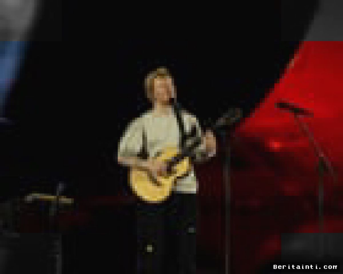 Ed Sheeran Tanggapi Kontroversi Pencoretan Macklemore dari Tur Konser AS