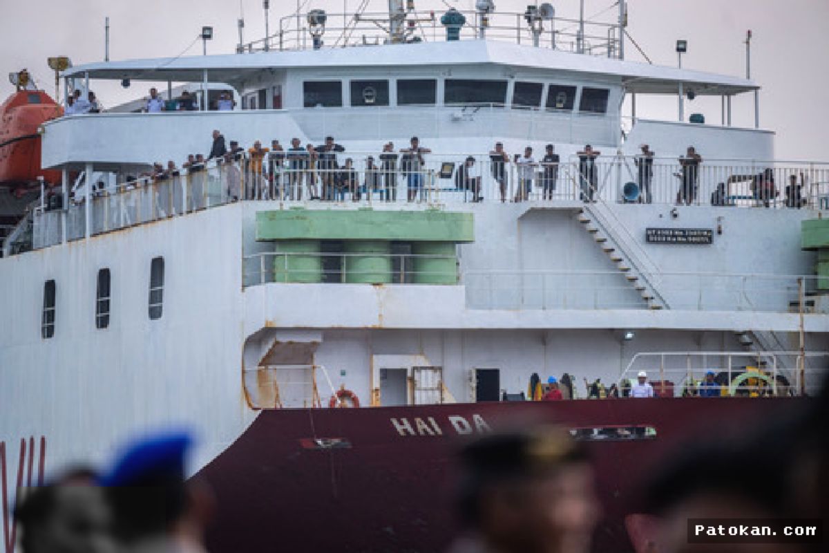 KM Virgo 8 Alami Kecelakaan di Laut Jawa, 243 Penumpang Dievakuasi