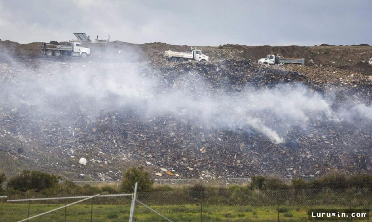 Calgary — Kebakaran Tempat Pembuangan Sampah Diperkirakan Berlangsung Berbulan-bulan