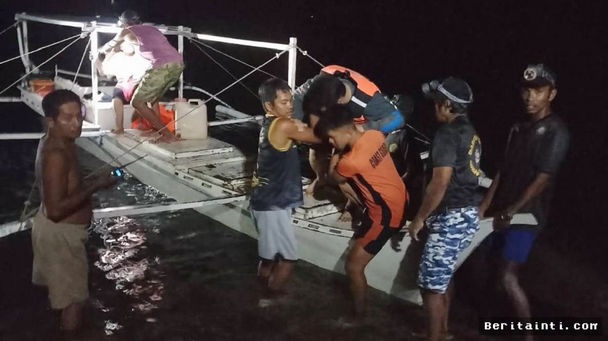PHILIPPINES — Kapal Feri Terbakar di Palawan, 5 Tewas dan Puluhan Hilang
