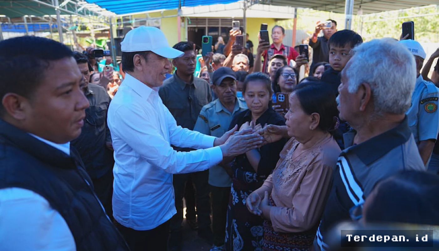 Jokowi Kunjungi Keluarga ASN Korban Penembakan KKB Papua di Sikka