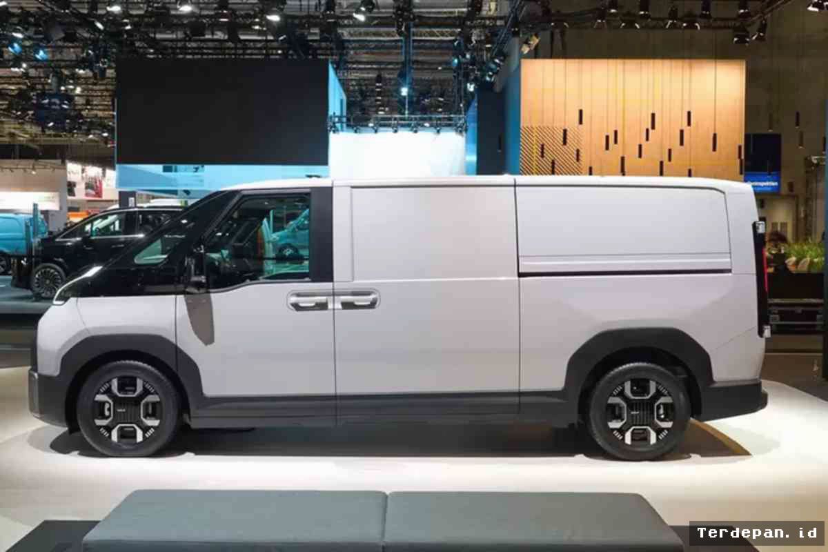 Kia Resmi Meluncurkan Van Listrik PV7 Berkapasitas Kargo Besar