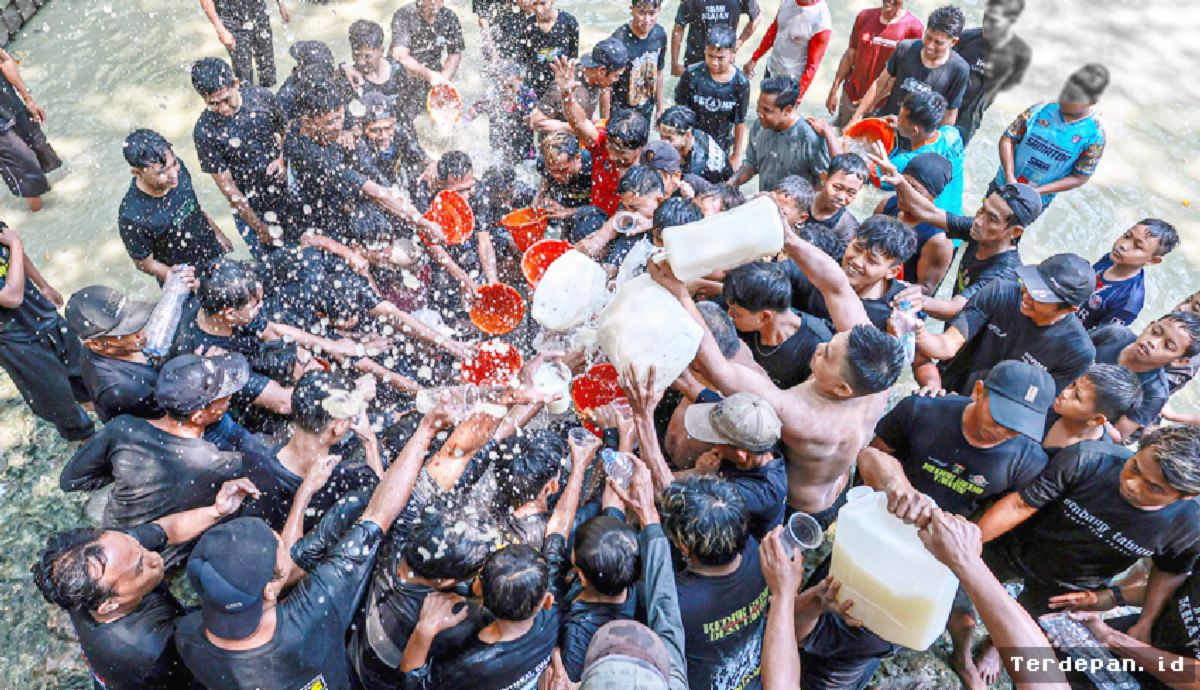 NGAWI — Warga Gelar Tradisi Keduk Beji Demi Menjaga Mata Air