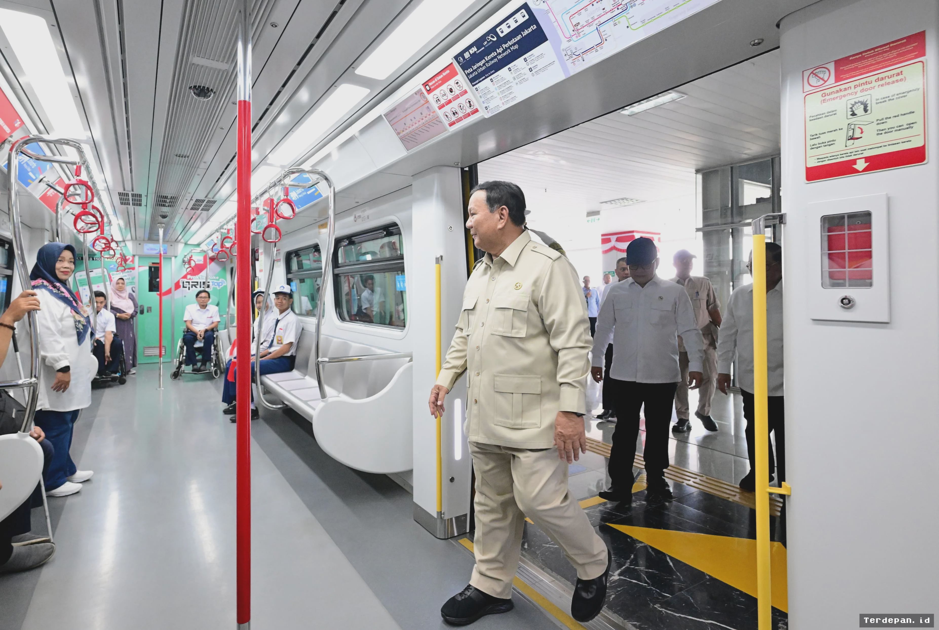 Prabowo Resmikan LRT Kelapa Gading-Manggarai Berbiaya Rp12,1 Triliun