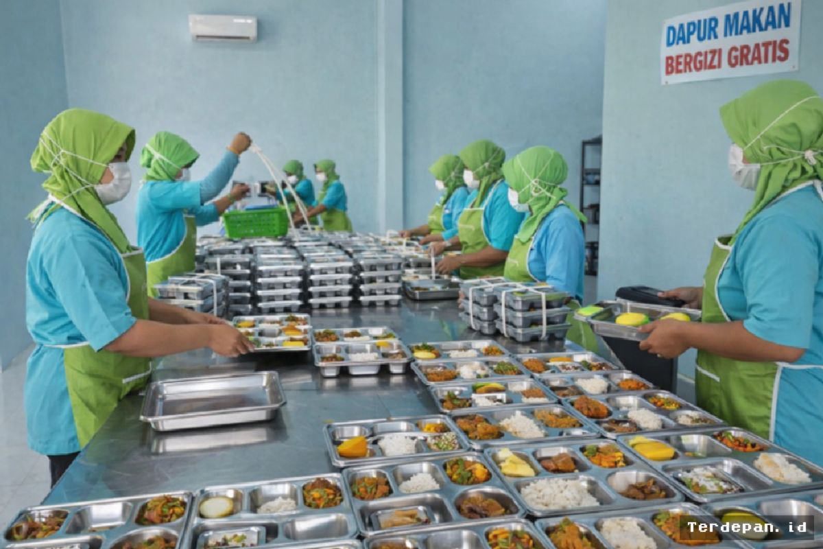 Pemerintah Tertibkan 1.999 Dapur MBG Tanpa Sertifikat Higiene Sanitasi