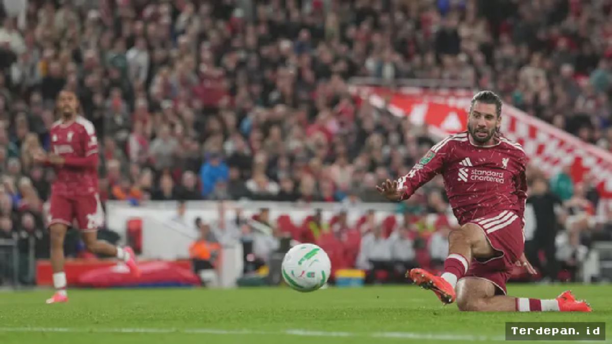 LIVERPOOL — Dominik Szoboszlai Pimpin Liverpool Redam Tottenham Hotspur