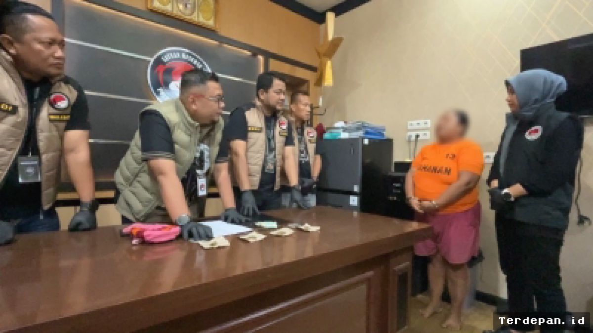 Polrestabes Medan Tangkap Residivis IRT Pengedar Ganja di Medan Perjuangan