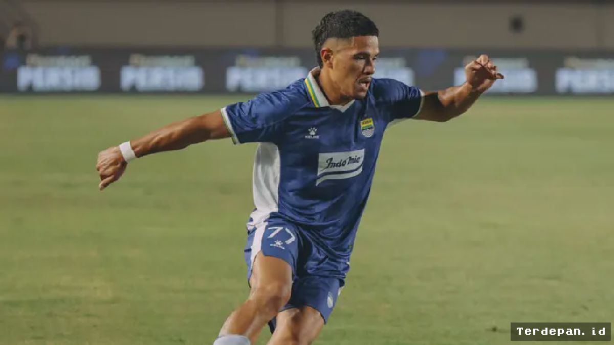 Ragnar Oratmangoen Tampil Gemilang Kawal Lini Depan Persib di Asia