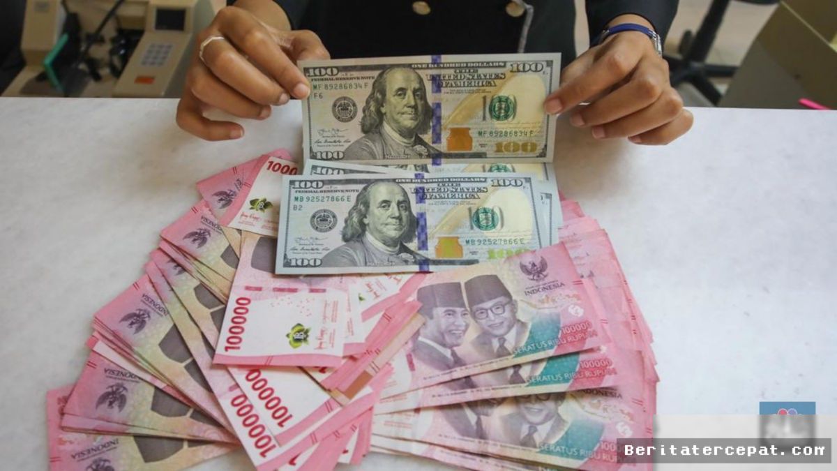 Rupiah Tertekan ke Rp17.735 Imbas Kenaikan Suku Bunga The Fed