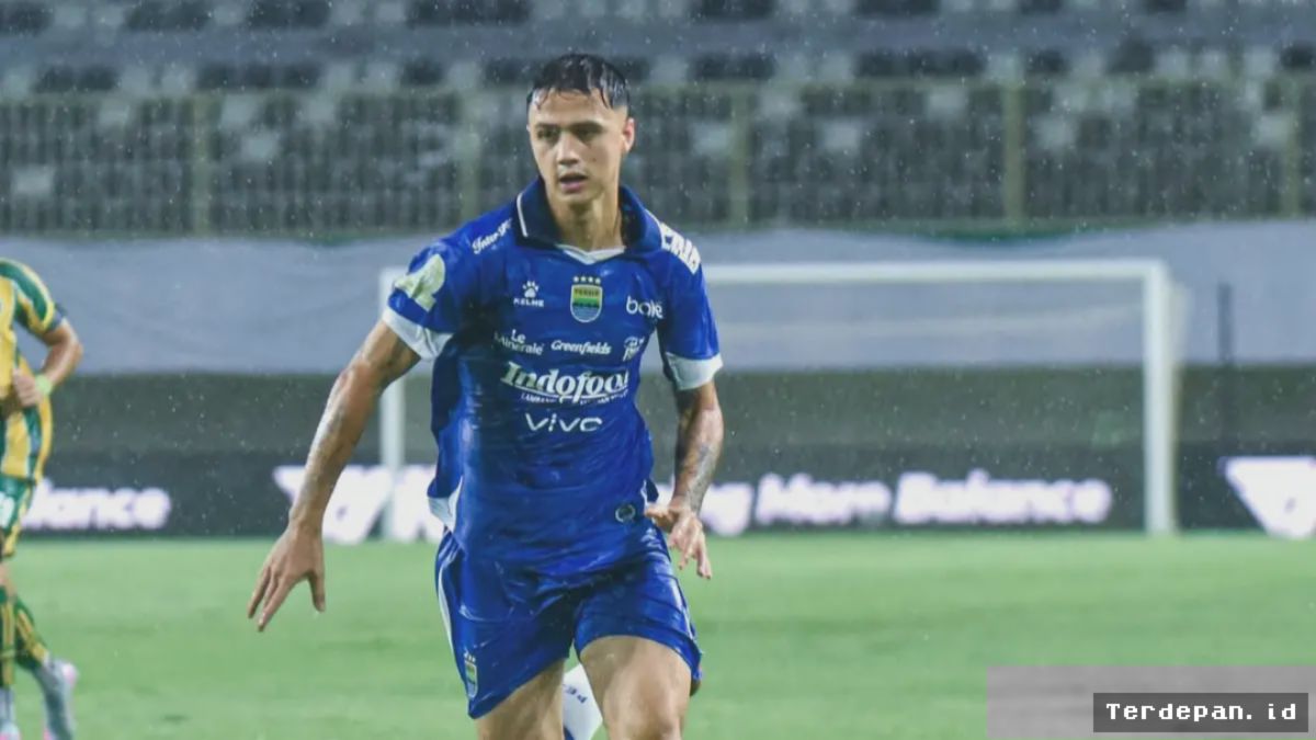 BANDUNG — Eliano Reijnders Kembali Berlatih Bersama Persib Jelang Laga El Clasico