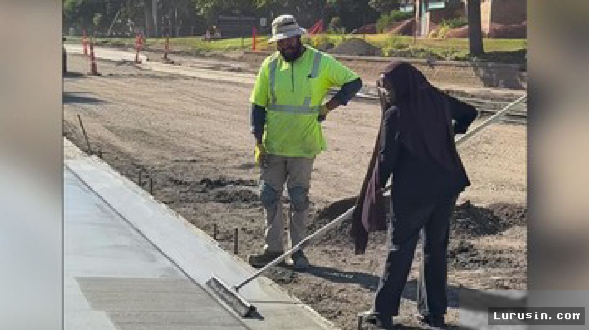 Nadia Mohamed, Wali Kota Berhijab AS Turun Langsung Mengecor Jalan
