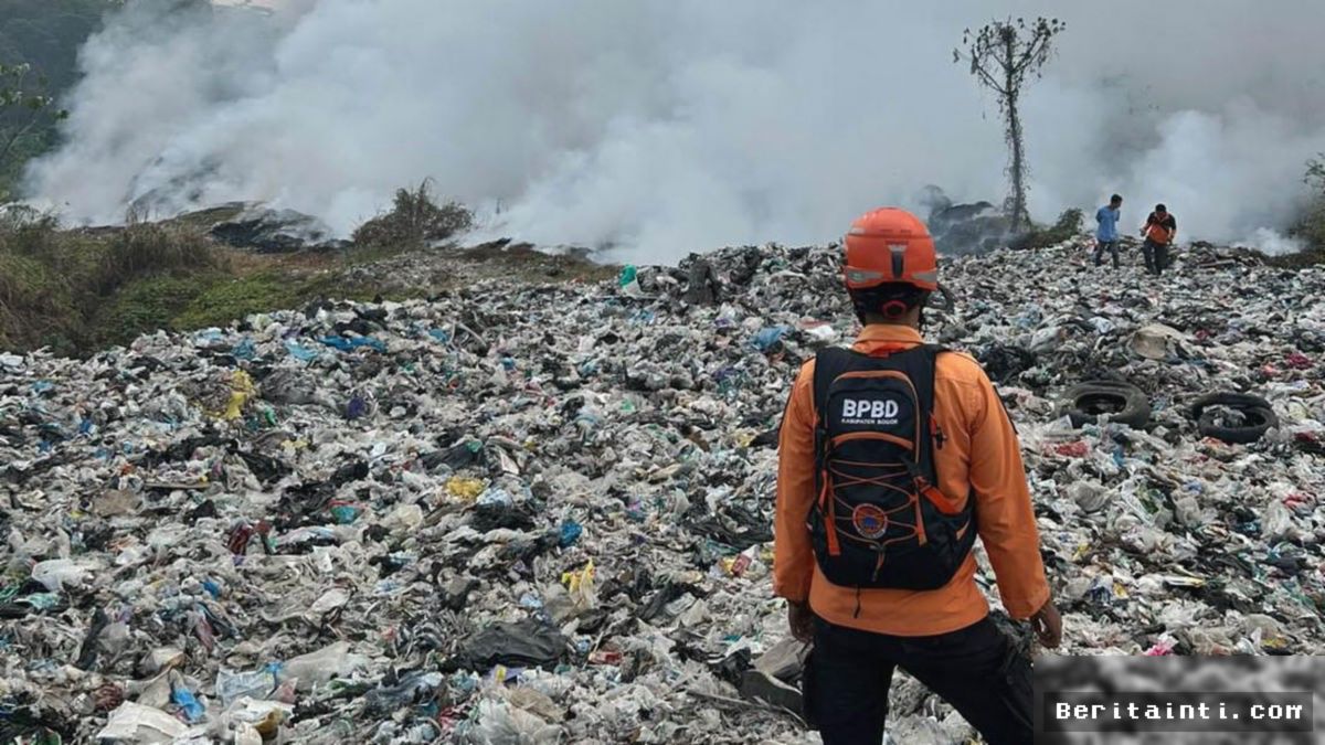 Kebakaran Lahan di Bogor Merembet ke TPA Galuga, 42 Hektare Hangus