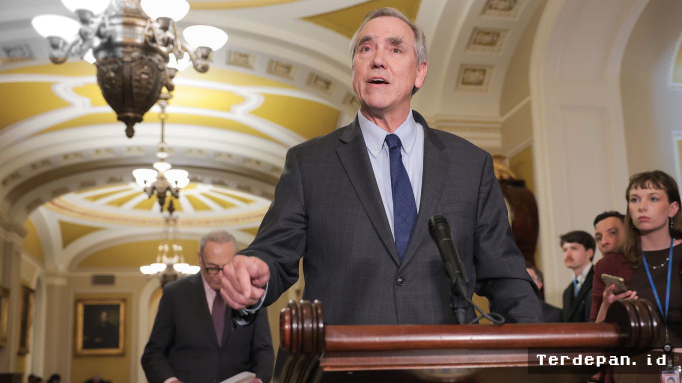 Washington — Senator Demokrat Menonter Trump soal Proyek Monumen