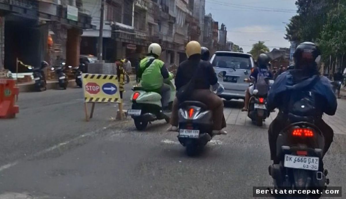 TABANAN — Pemkab Mulai Tertibkan Jaringan Kabel Semrawut Pusat Kota