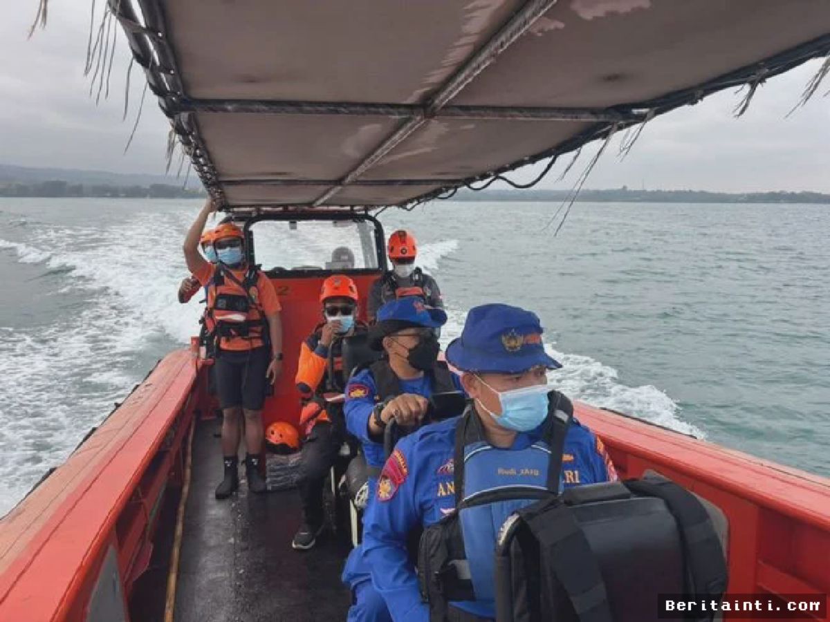 Basarnas Perluas Wilayah Pencarian Delapan Korban Hilang hingga Perairan Enggano