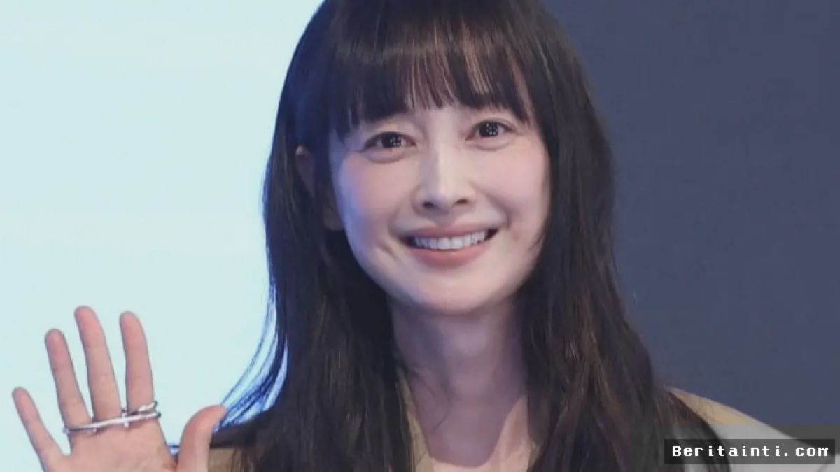 SEOUL — Lee Na-young Bintangi Film Love Counselor Karya Lee Ok-seop