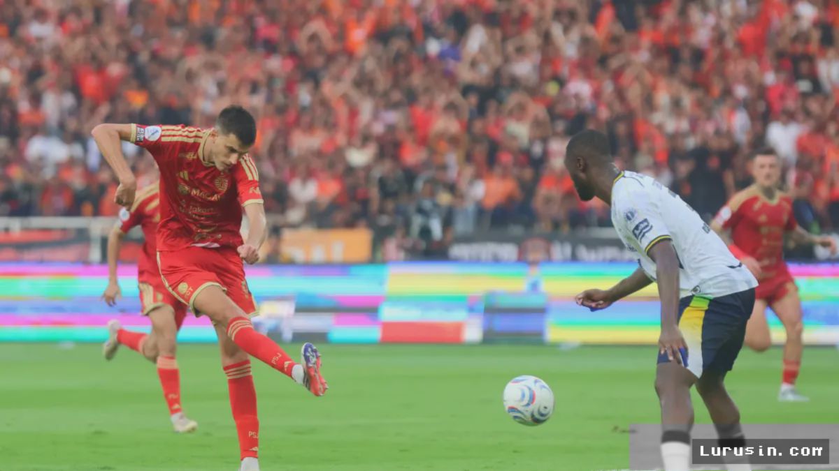 JAKARTA — John Herdman Takjub Saksikan Gemuruh Laga Persija Lawan Persib
