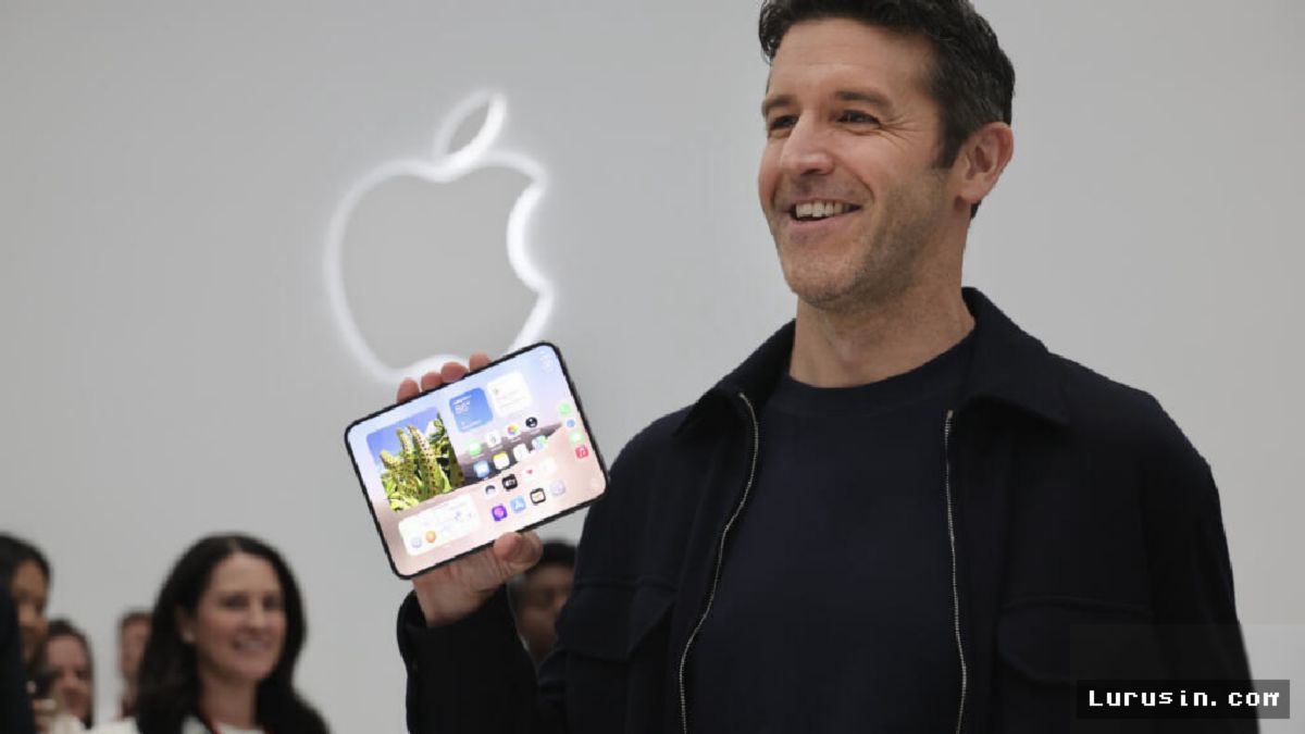 Cupertino — Apple Resmi Meluncurkan iPhone Lipat Pertama Berharga $1.999