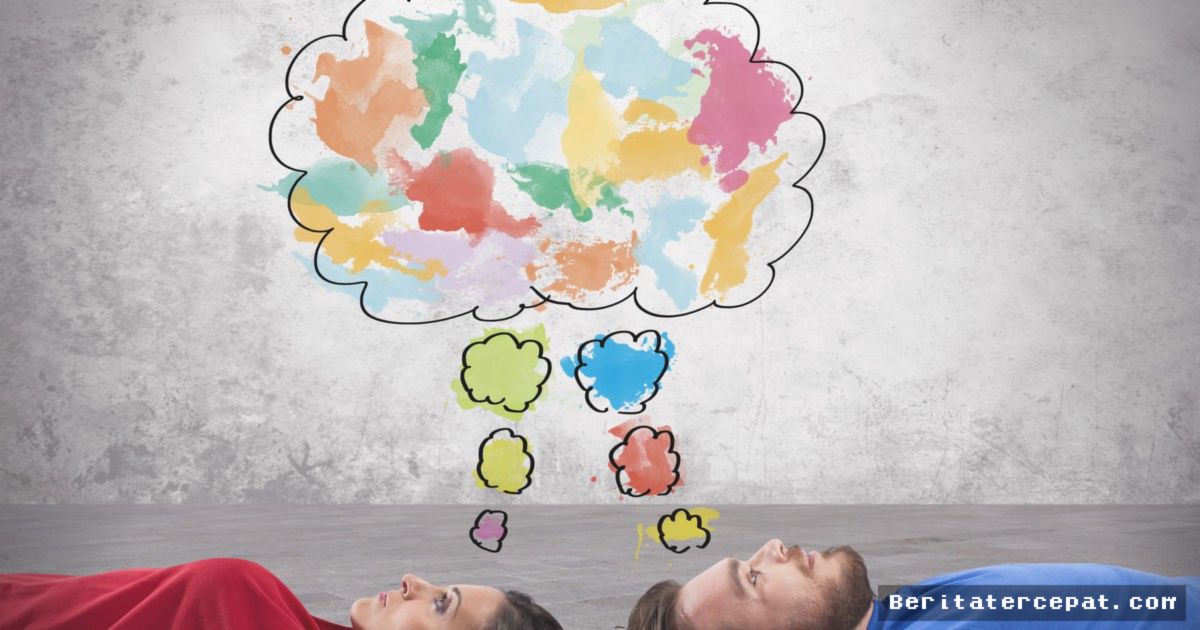JAKARTA — Psikolog Peringatkan Bahaya Overthinking Pesan Singkat Pasangan