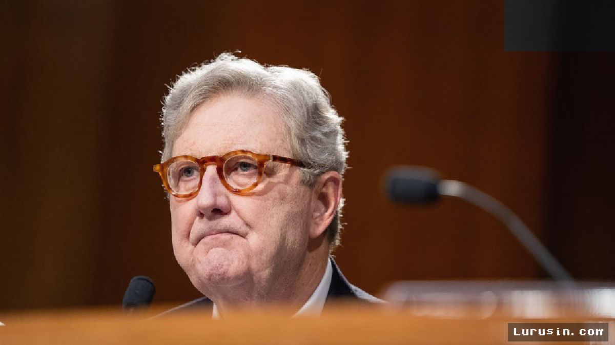 Senator Kennedy Cecar Direktur FBI Terkait Perubahan Standar Perekrutan