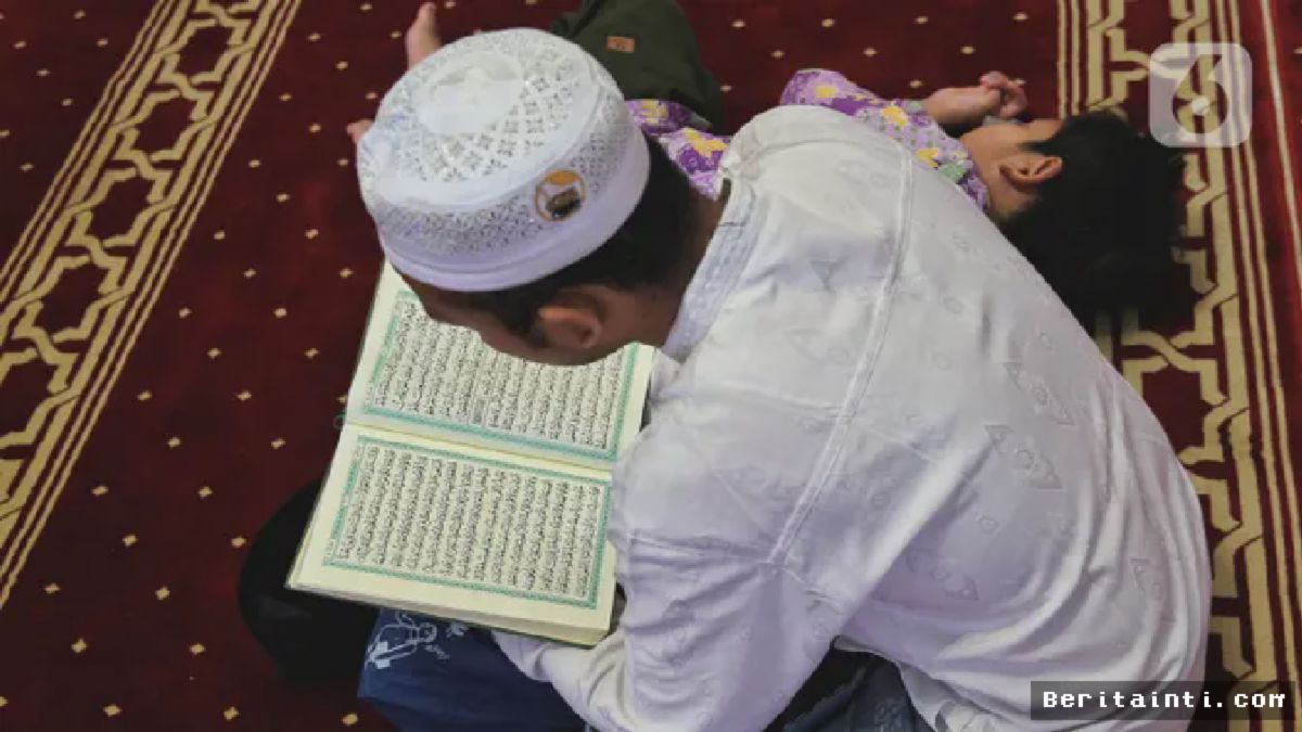 JAKARTA — Umat Muslim Intensifkan Tradisi Tadarus Selama Ramadan