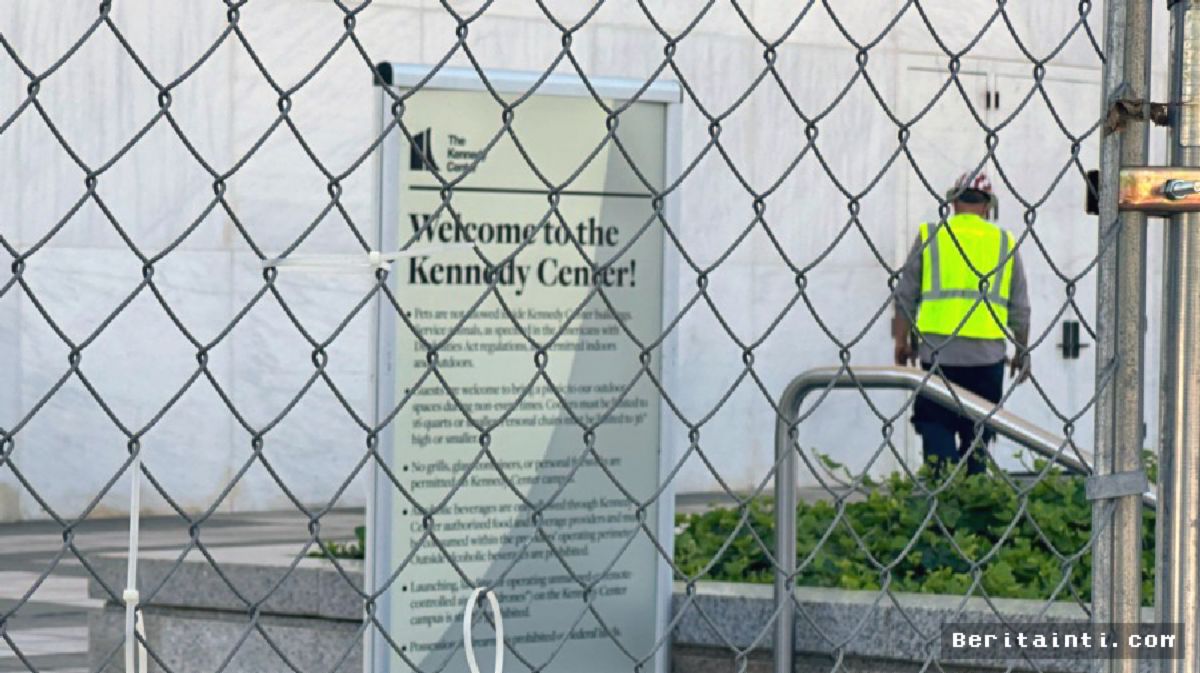 Washington — Kennedy Center Dipasangi Pagar Usai Dewan Bentukan Trump Putuskan Penutupan