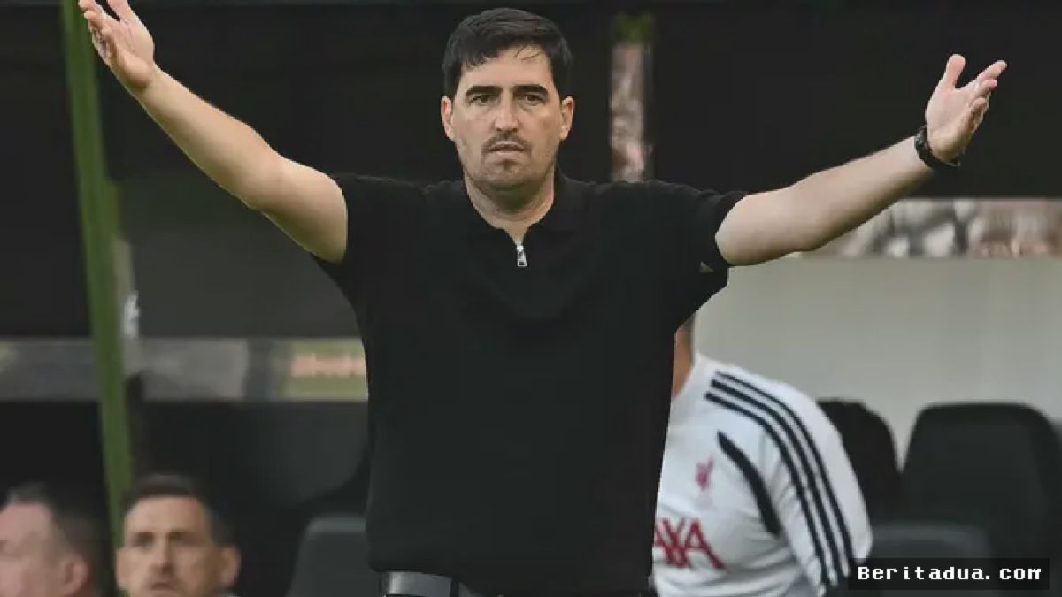 NEWCASTLE — Andoni Iraola Raih Kemenangan Taktis Bersama Liverpool
