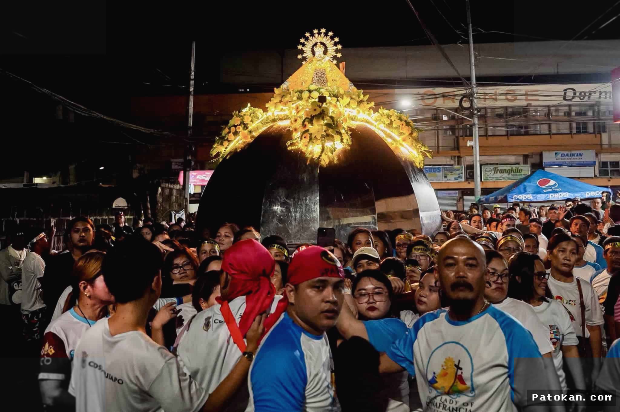 Ribuan Peziarah Padati Kota Naga Ikuti Tradisi Traslacion Peñafrancia