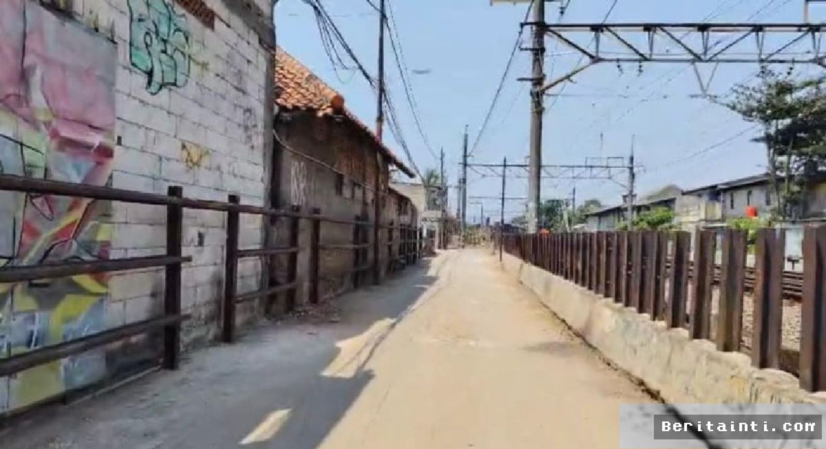 Pramono Targetkan Proyek Jalan Sejajar Rel Pasar Minggu Rampung 2027