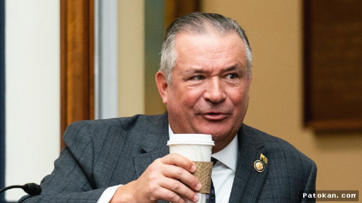 Don Bacon Kecam Ejekan Jim Banks Terkait Wacana Maju Pilpres AS