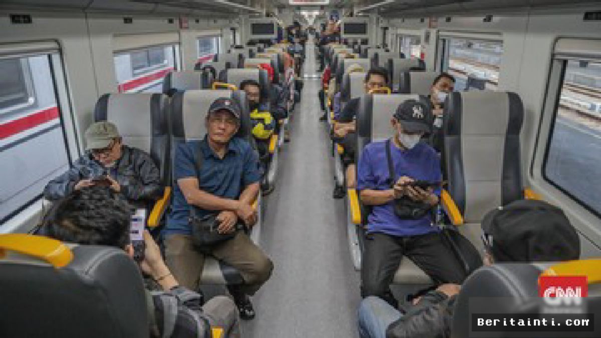 JAKARTA — KA Bandara Gantikan KRL Rute Jakarta Kota-Tanjung Priok