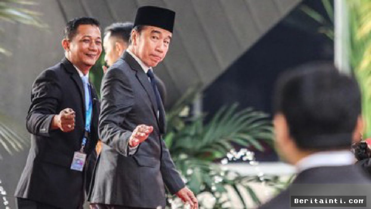 Jokowi Pastikan Hadir Sidang Roy Suryo-Dokter Tifa