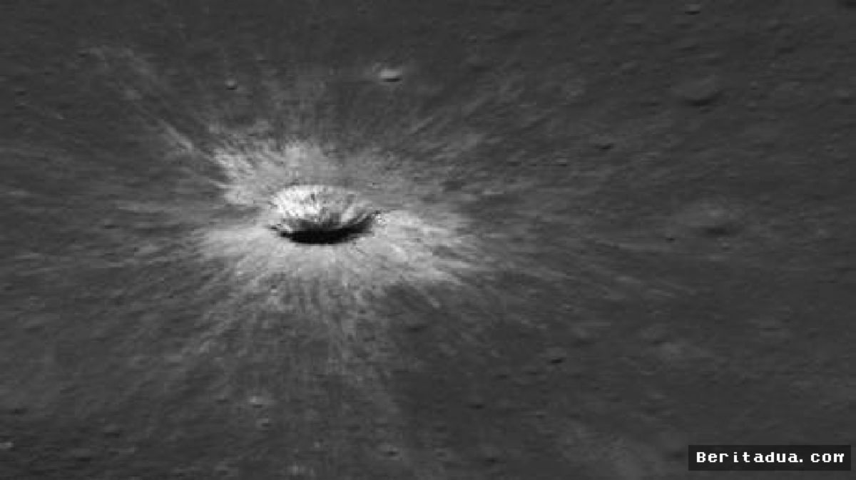 NASA Temukan Kawah Raksasa Baru di Bulan Akibat Tumbukan Asteroid