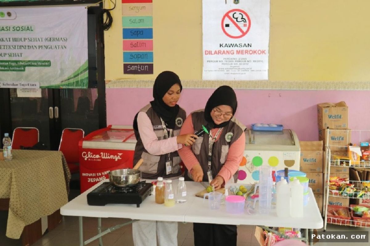 JAKARTA — Mahasiswa Esa Unggul Edukasi Kesehatan Masyarakat di Tugu Utara