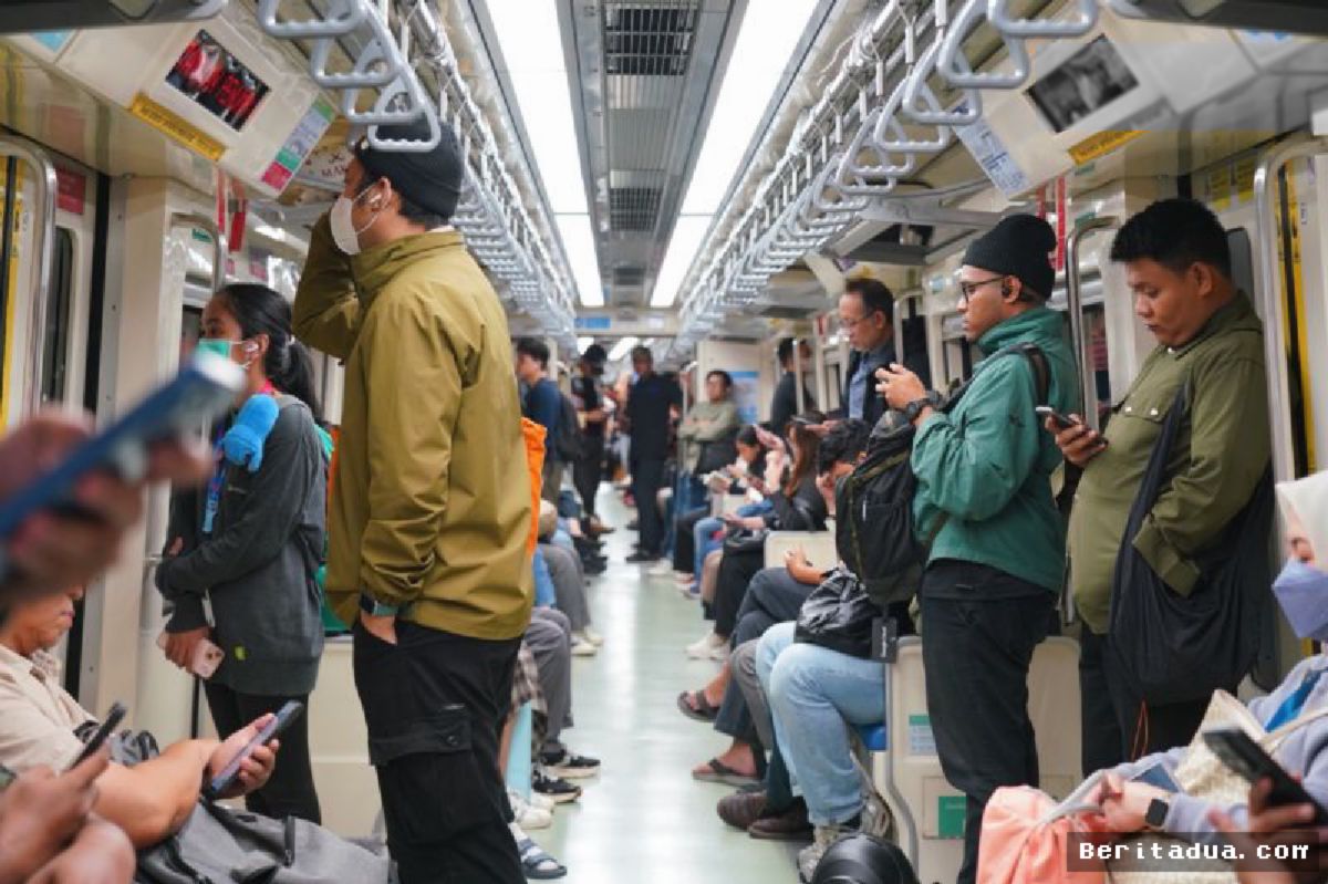 JAKARTA — LRT Jabodebek Catat Lonjakan Penumpang Harian dan Akhir Pekan