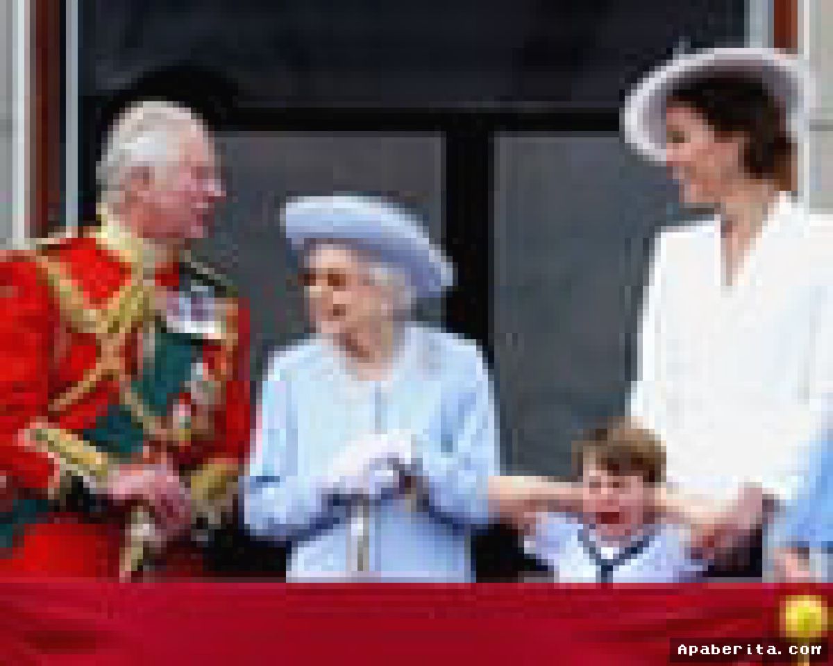 BUCKINGHAM — Raja Charles Tegas Bantah Tuduhan Earl Spencer