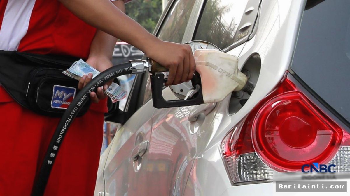 Bahlil Soroti Mobil Mewah Masih Leluasa Menikmati BBM Subsidi