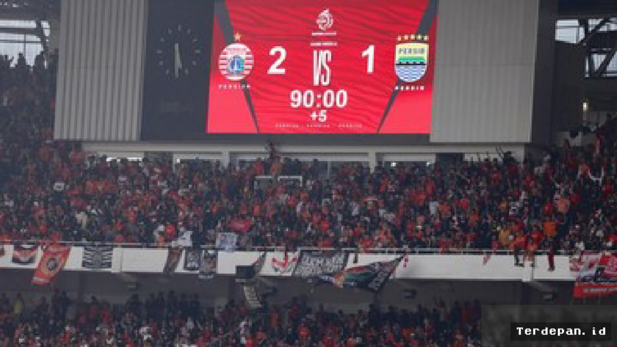 Pramono Anung Minta Rivalitas Persija dan Persib Cukup di Lapangan