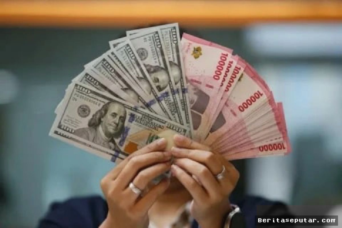 Rupiah Melemah 0,42 Persen, Dolar AS Sentuh Rp17.978