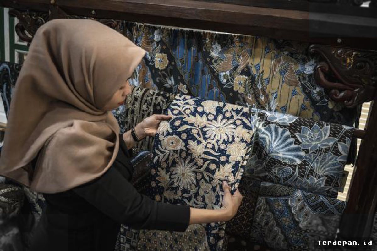 JAKARTA — Lonjakan Harga Minyak Dunia Ancam Industri Manufaktur Nasional