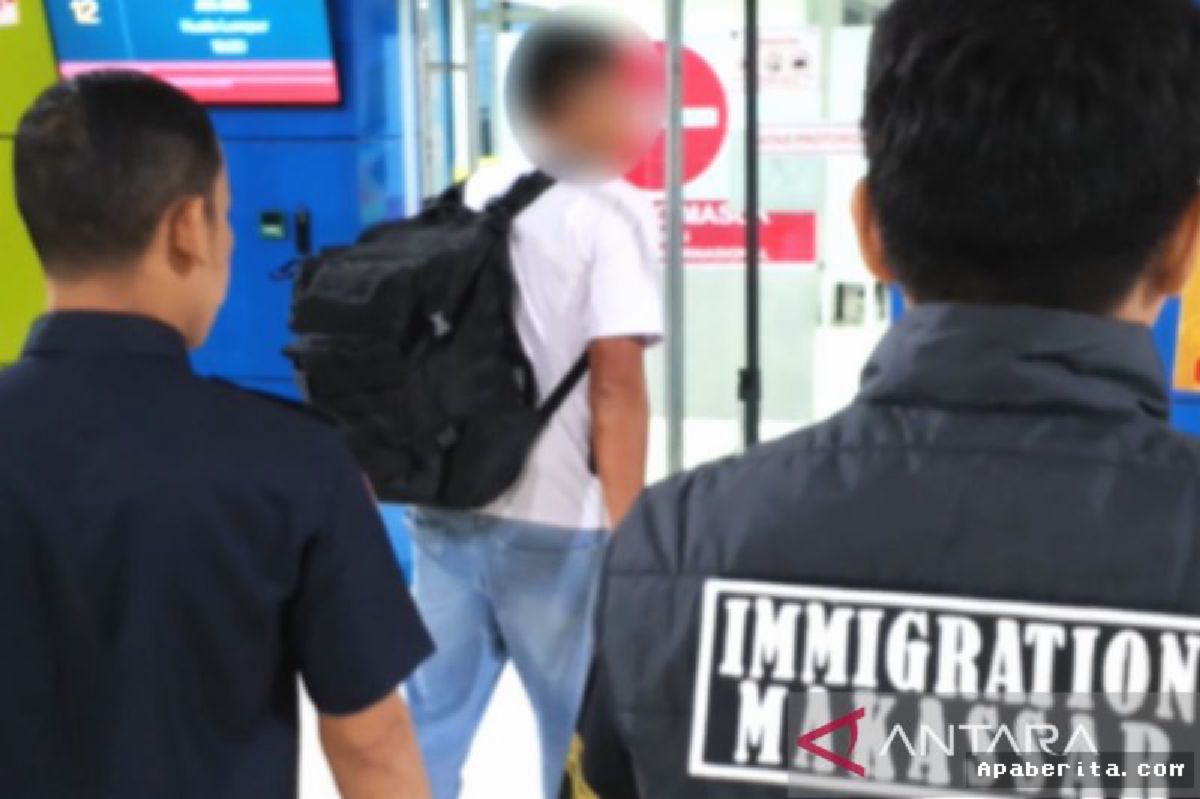 Imigrasi Makassar Tangkap WNA Terduga Pembunuh Penyu Dilindungi