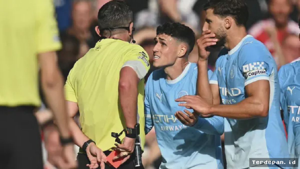 Phil Foden Diganjar Kartu Merah, Derby Manchester Memanas di Old Trafford