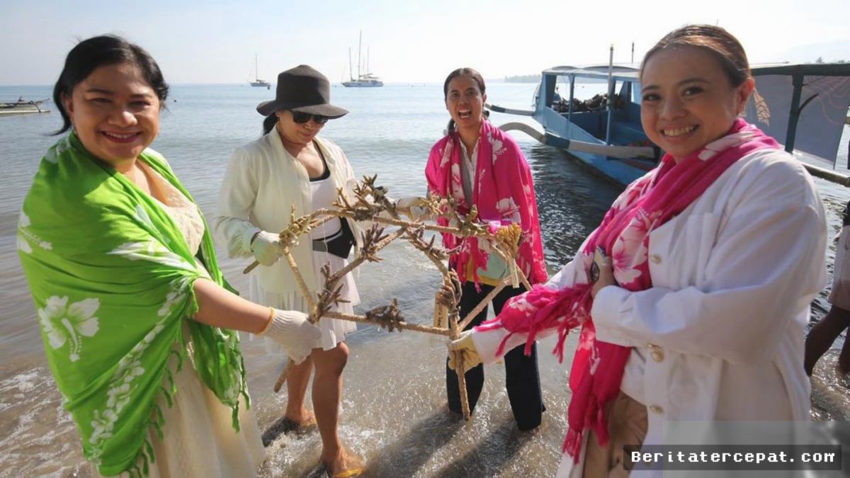 Antam dan Komunitas Perempuan Luncurkan Program Konservasi Laut di Lombok