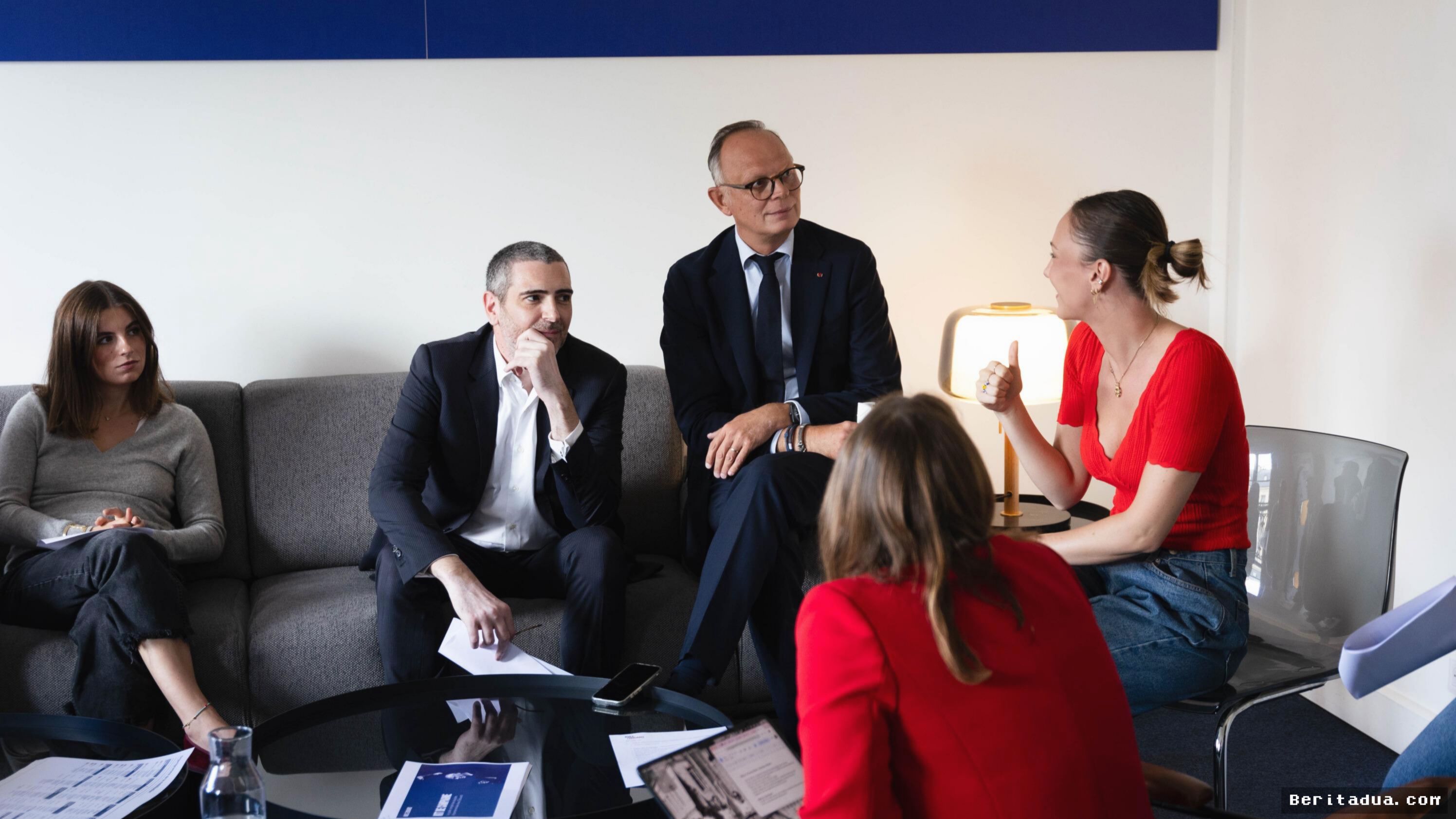 PARIS — Edouard Philippe Mulai Susun Mesin Politik Pilpres Prancis 2027