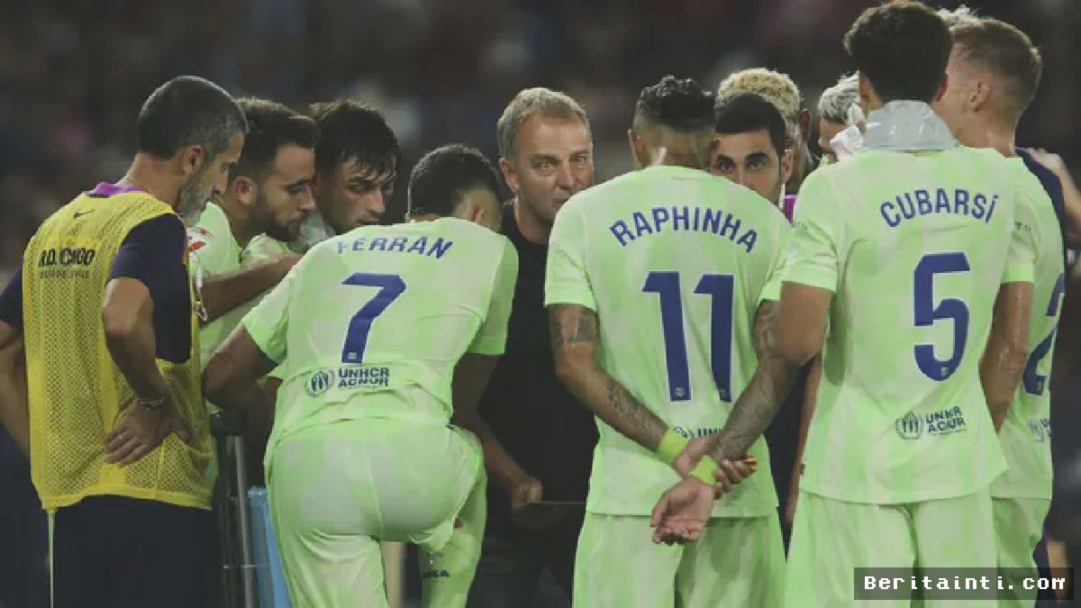VALENCIA — Hansi Flick Terapkan Dominasi Taktis Barcelona Saat Hadapi Levante