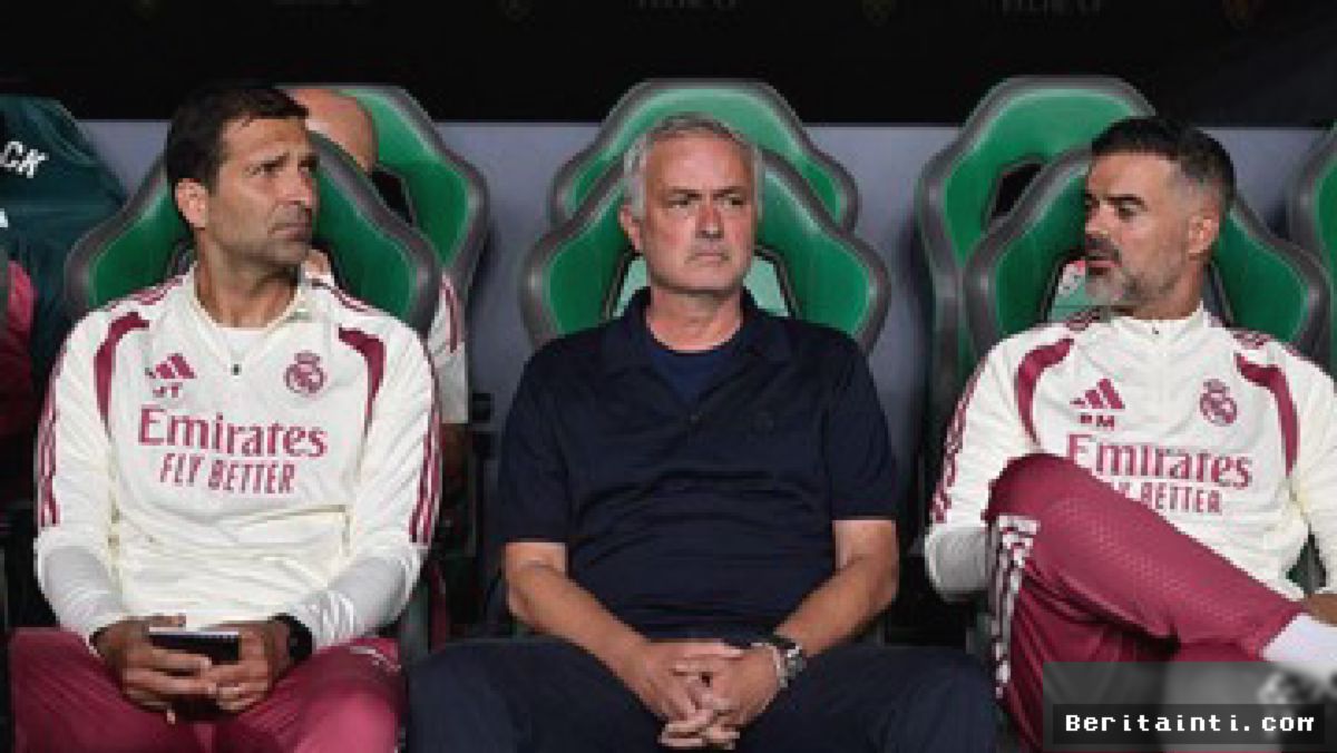 MADRID — Mourinho Soroti Evaluasi Taktis Usai Menang Dramatis Atas Elche
