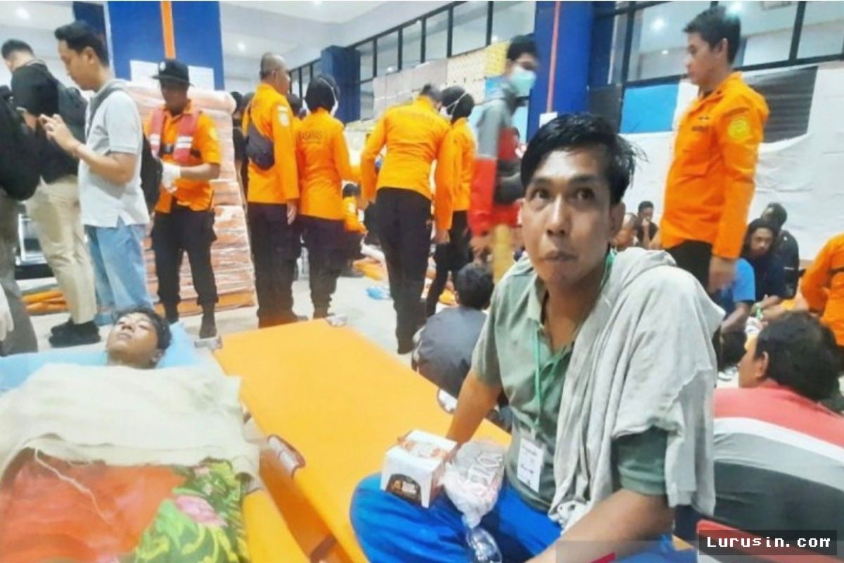 LAUT JAWA — Berpegangan Tripleks, Riyanda Selamat dari Karamnya Kapal Virgo