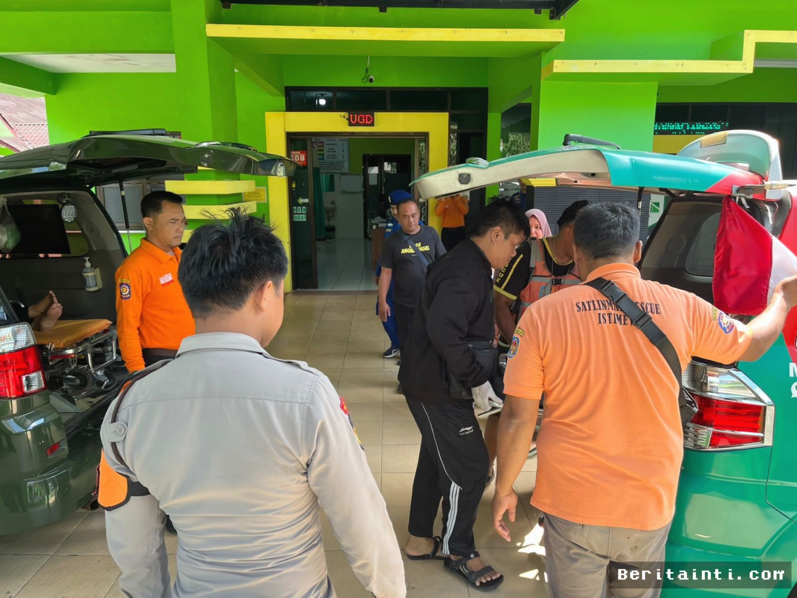 GUNUNGKIDUL — Empat Wisatawan Terseret Ombak Pantai Jungwok, Satu Meninggal