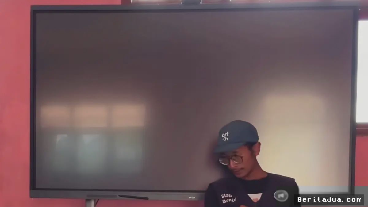 Kemendikdasmen Buka Suara Soal Kiriman TV Digital Sekolah Tanpa Listrik NTT